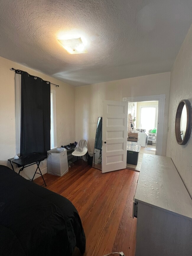 Building Photo - 36 Melendy Ave