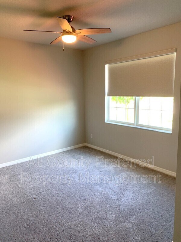 Building Photo - 2831 Casterton Dr