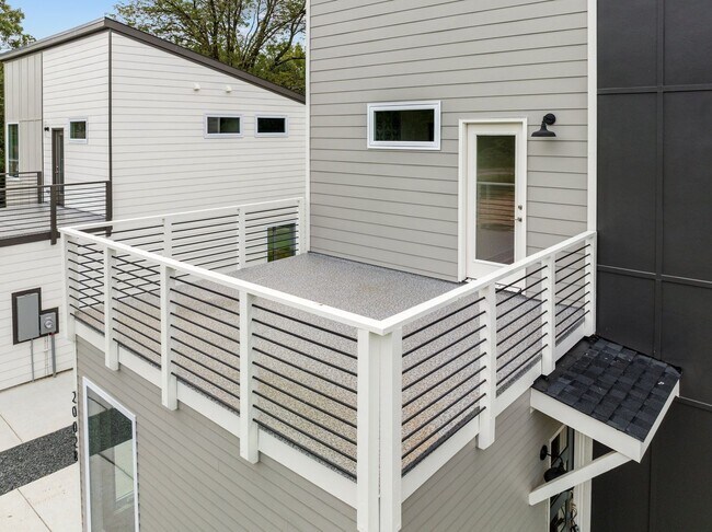 Building Photo - Gorgeous New Construction near Downtown Durham, Premium Finishes - Pet Friendly!