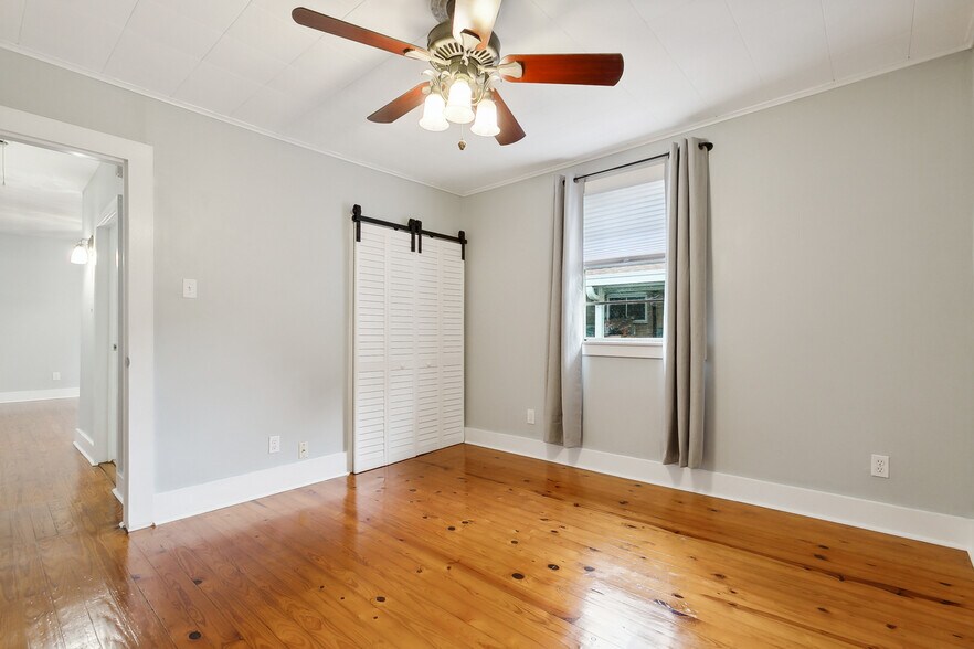 Building Photo - 209 Vine St