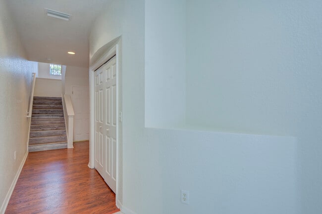 Building Photo - 1800 Bayshore Way