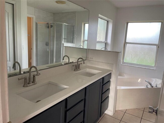 Building Photo - 8312 Lake Park Estates Blvd