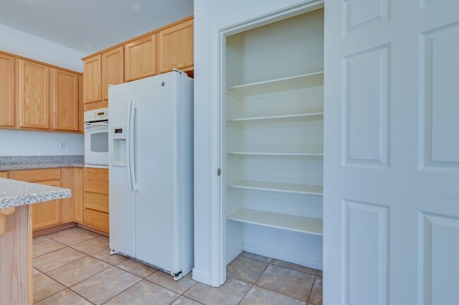 Building Photo - SW!! Southern Highlands!!! 4 Bedrooms!!!  ...