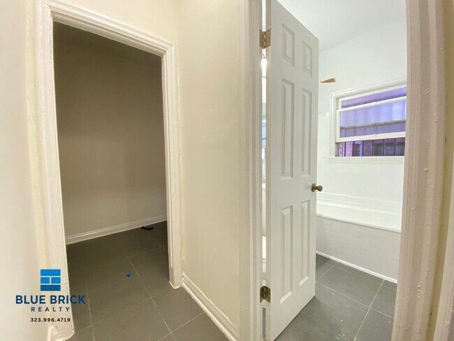 Building Photo - 2743 San Marino St