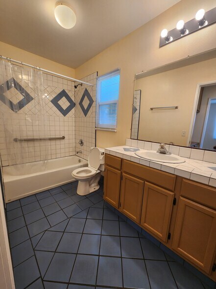 Bathroom - 1450 W 220th St