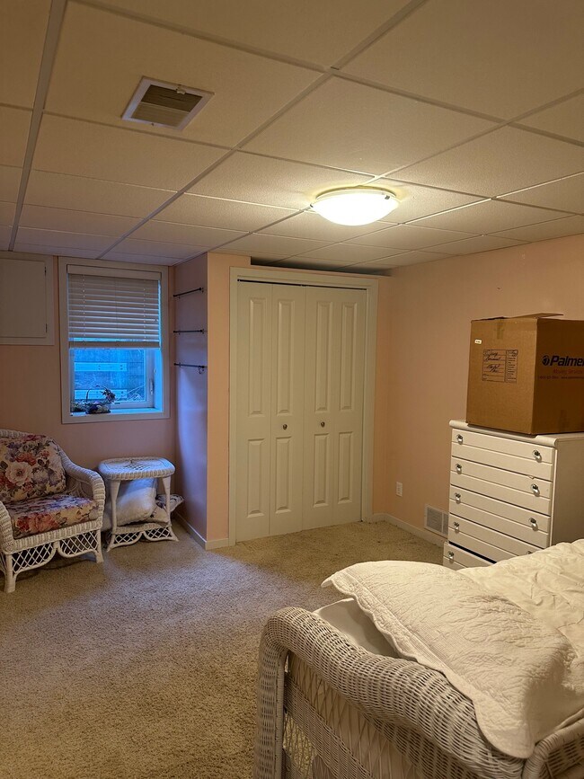 Building Photo - 955 Acorn Dr