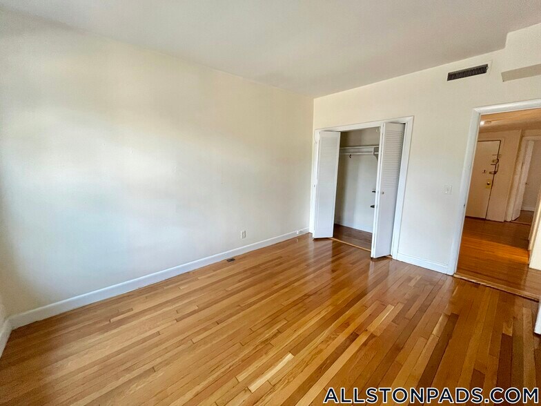 Building Photo - 1133 Commonwealth Ave