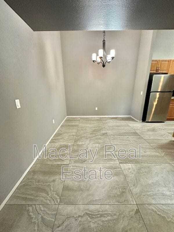 Building Photo - 10136 E Southern Ave