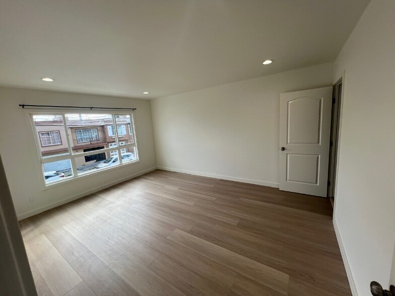 Building Photo - 10 Pueblo St