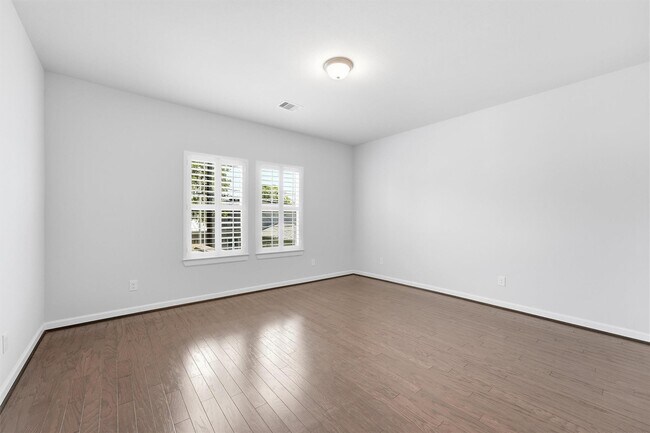 Building Photo - 1303 Gardenia Dr