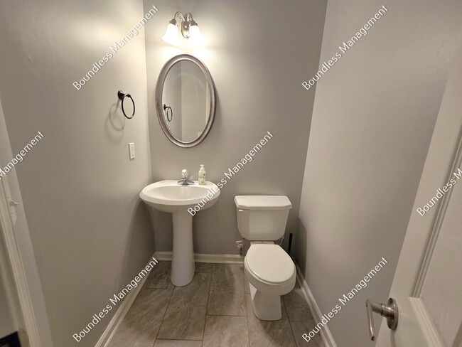 Building Photo - 2014 Ellison Way NW