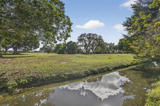 Building Photo - 1776 The 12th Fairway