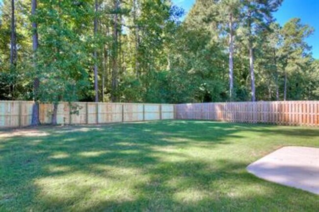 Building Photo - 2152 Sylvan Lake Dr