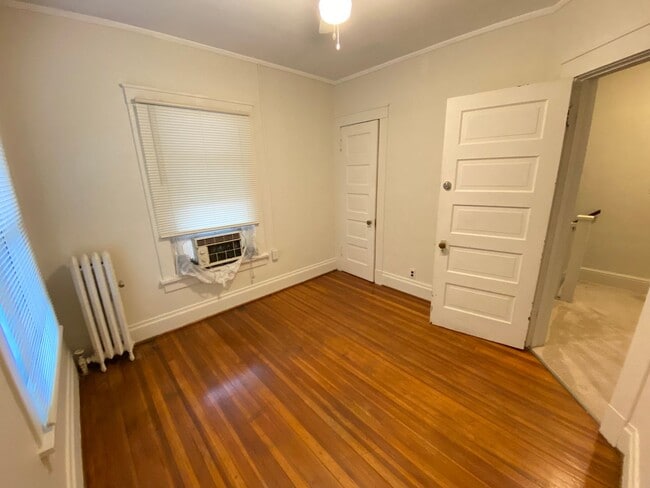 Building Photo - Spacious 3-Bedroom Home!