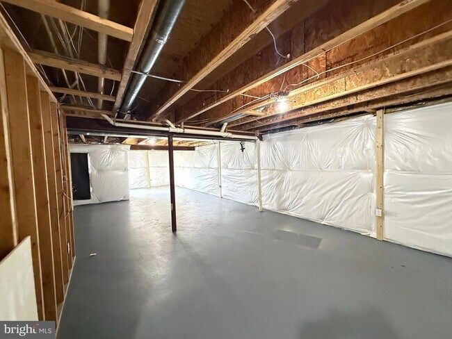 Building Photo - 2165 Cottonwood Ln