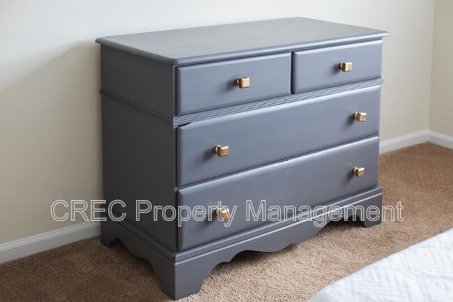 Building Photo - 637 Baytree Ct