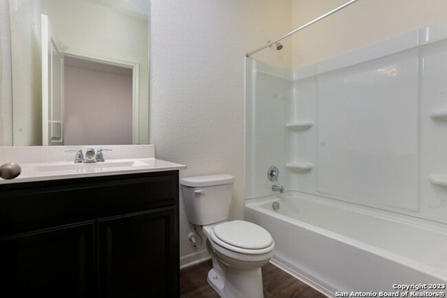 Building Photo - Modern Move-In Ready Home Near Lackland AFB | Pool, Park & Prime Location!