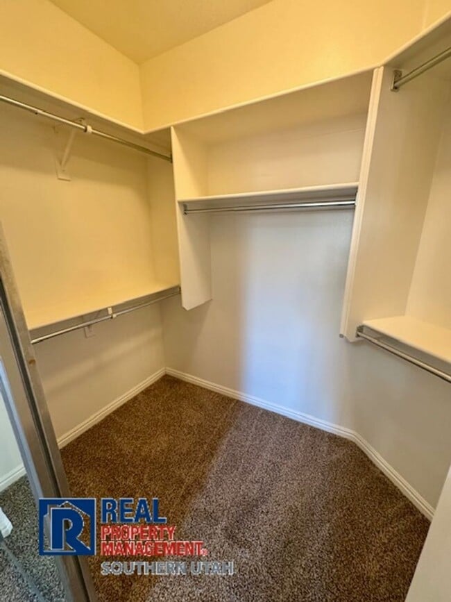 Building Photo - Coral Canyon Home