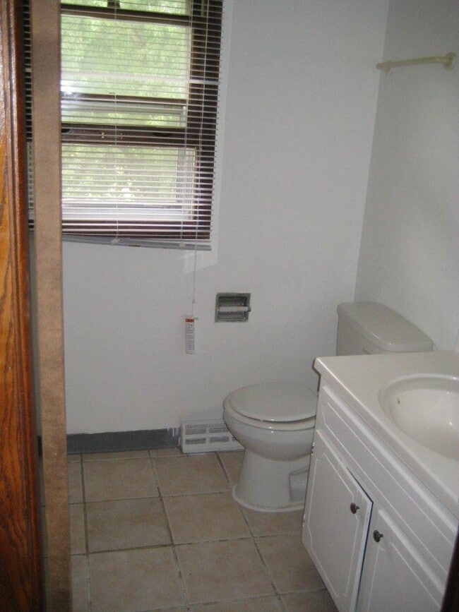 Building Photo - 3122 Churchill Dr