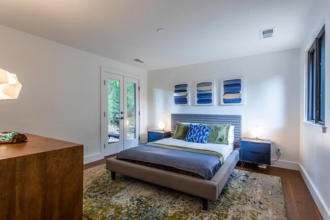 Building Photo - 1904 Lenox Rd NE