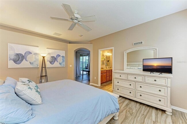 Building Photo - 135 River Enclave Ct