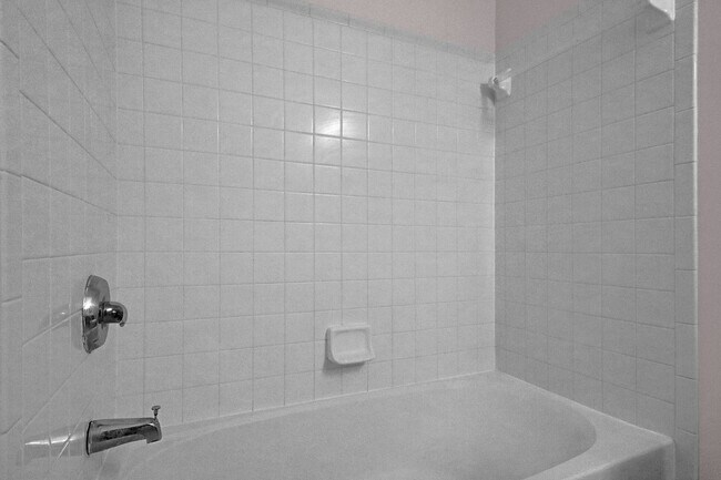 Building Photo - 3 Bedroom Home For Rent