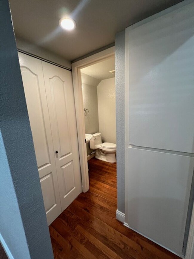 Building Photo - Beautiful 3 Bedroom and 1.5 Bathroom Condo $2,195.00 Available Now