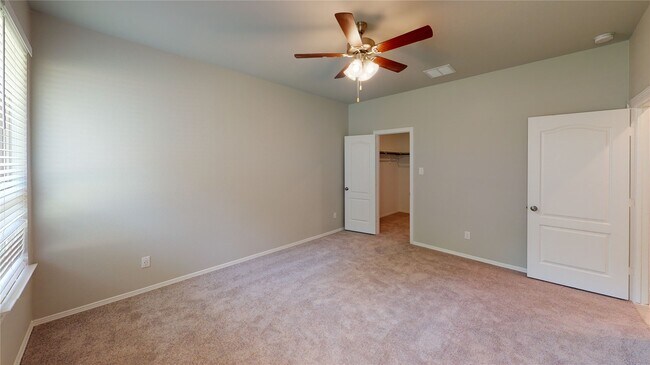 Building Photo - 707 Thicket Bluff Dr