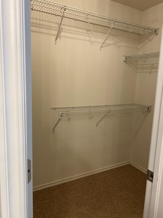 Building Photo - 18101 Viento Dr