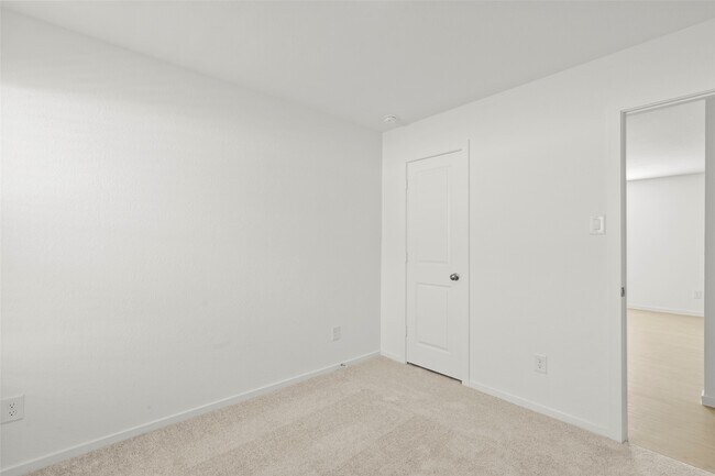 Building Photo - 16854 Great Highlands Dr