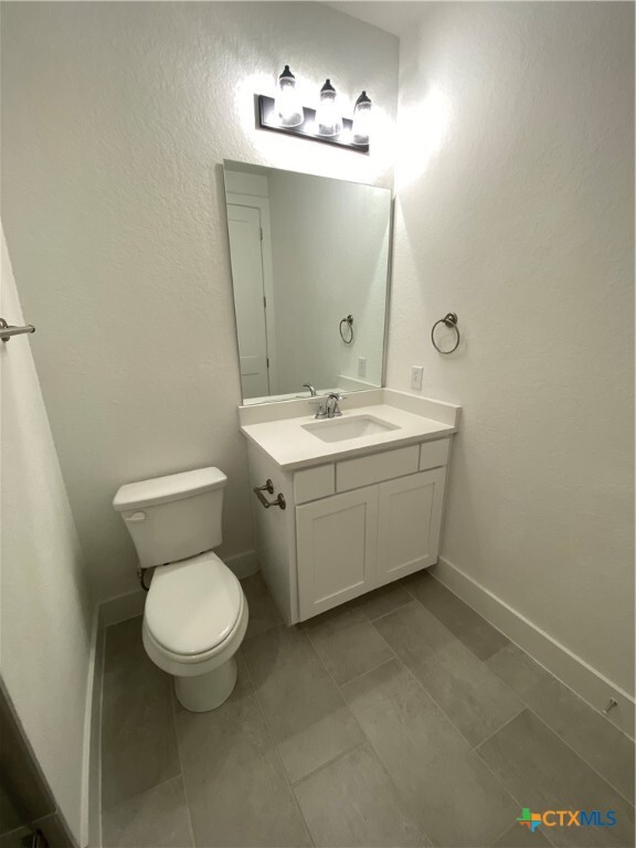 Building Photo - 1032 Easy Gruene