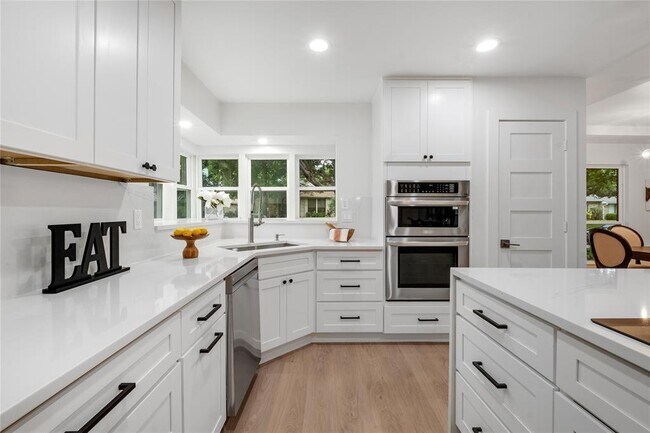 Building Photo - 6226 La Cosa Dr