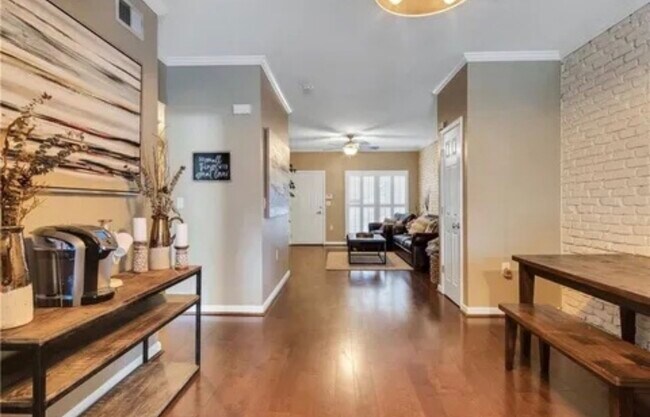 Building Photo - 3675 Peachtree Rd NE