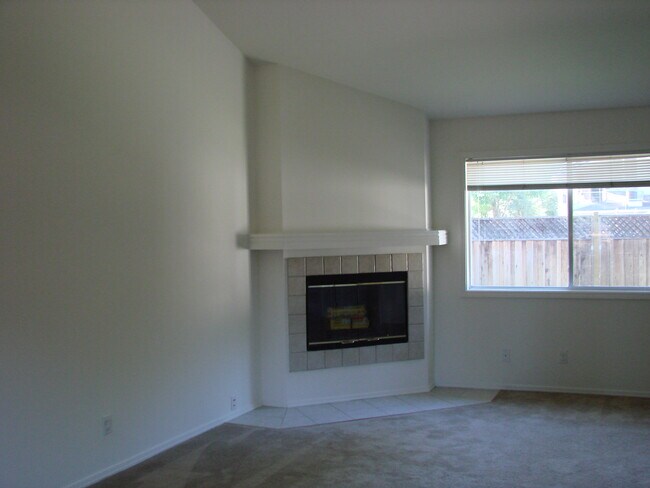 Building Photo - 22965 Oxnard St