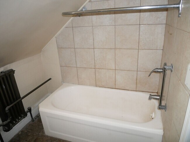 Building Photo - 2110 Walnut St