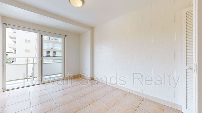 Building Photo - 445 Kaiolu St