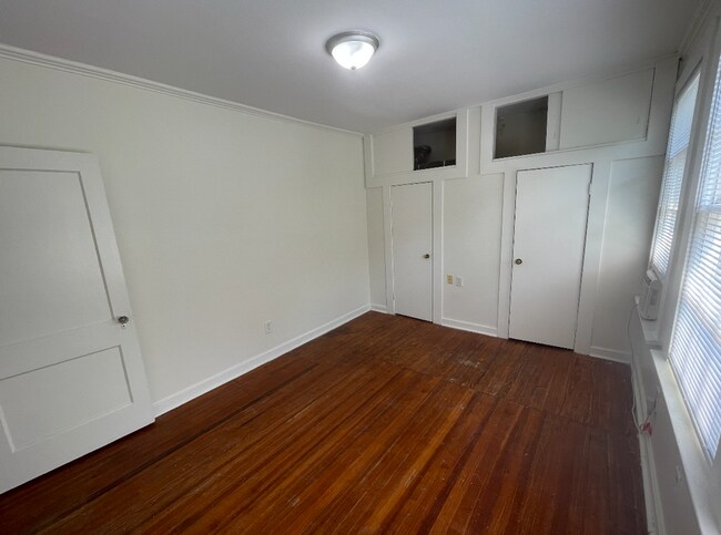 Building Photo - 836 Arlington St
