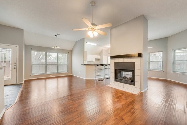 Building Photo - Garden haven 3 bed 2 bath home in H-E-B school district