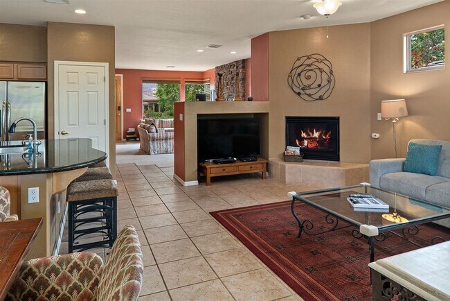 Building Photo - 90 E Bighorn Ct