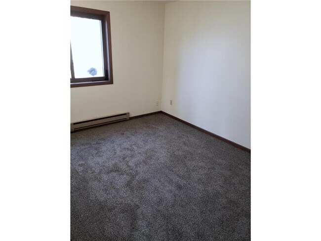 Building Photo - 526 1st St