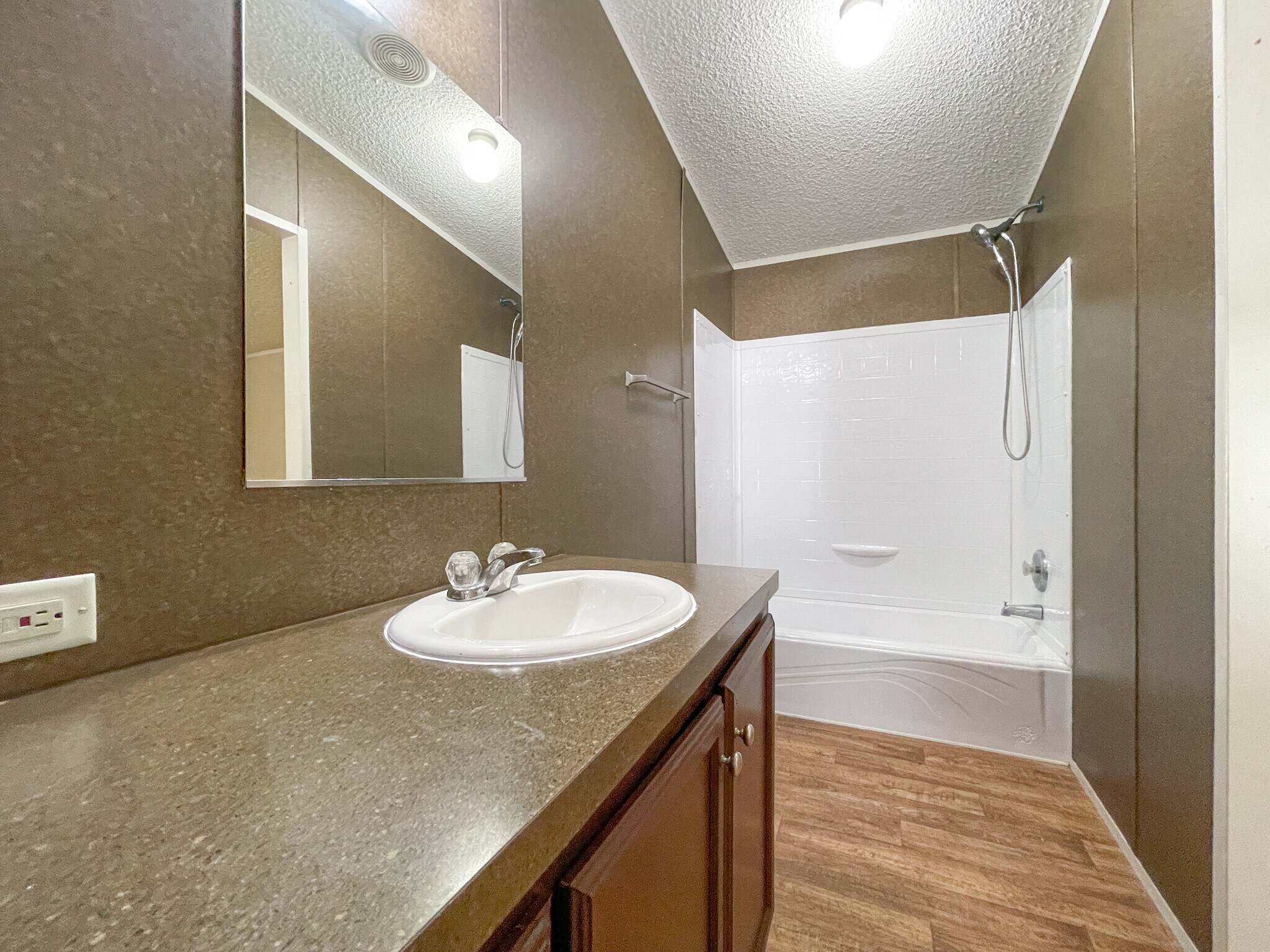 Building Photo - 436 Daybreak St