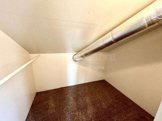 Building Photo - 107 W 19th St