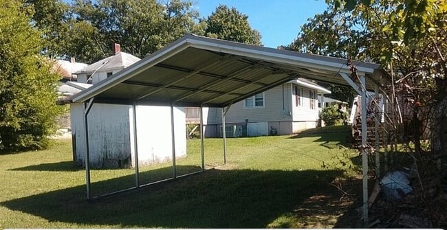 Building Photo - 311 Monroe St