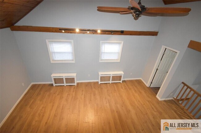 Building Photo - 99 Main St