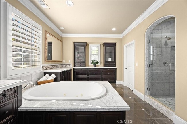 Building Photo - 19668 Three Oaks Ln