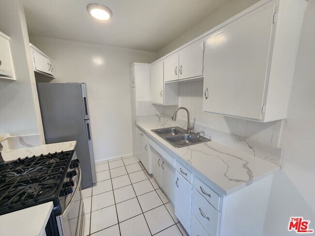 Building Photo - 7511 Norton Ave