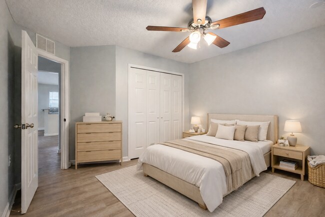 Building Photo - Renovated 3BR/2BA Home in Jacksonville, FL | Fenced Yard | Garage | Pets Welcome