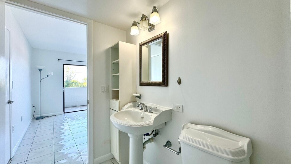 Master Bathroom - 130 S Shore Dr