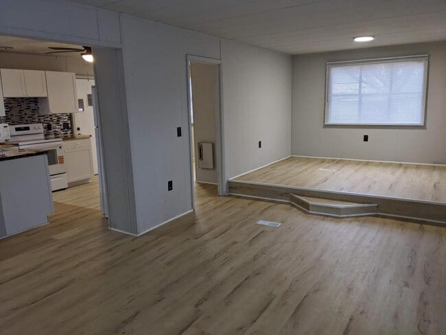 Building Photo - 12100 Lullingstone Rd