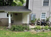 Building Photo - 63 Hudson St